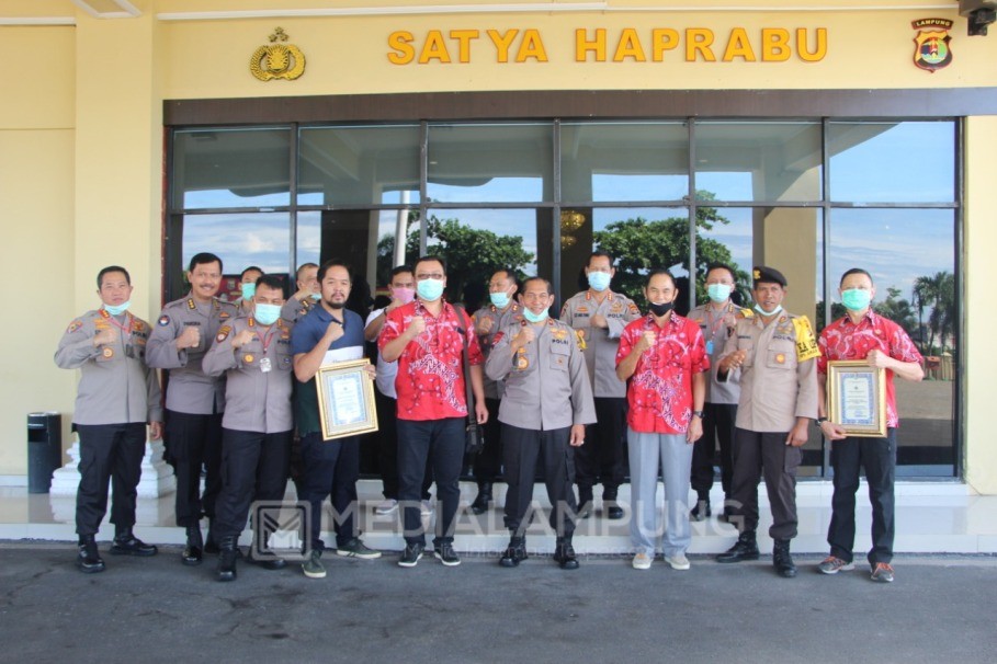 Polda Lampung Terima Bantuan 220 APD dari PSMTI