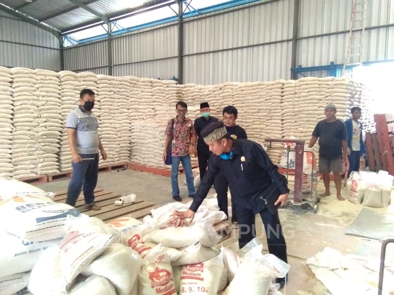 Pastikan Stok Pangan Cukup, DPRD Lambar Sidak Gudang Bulog