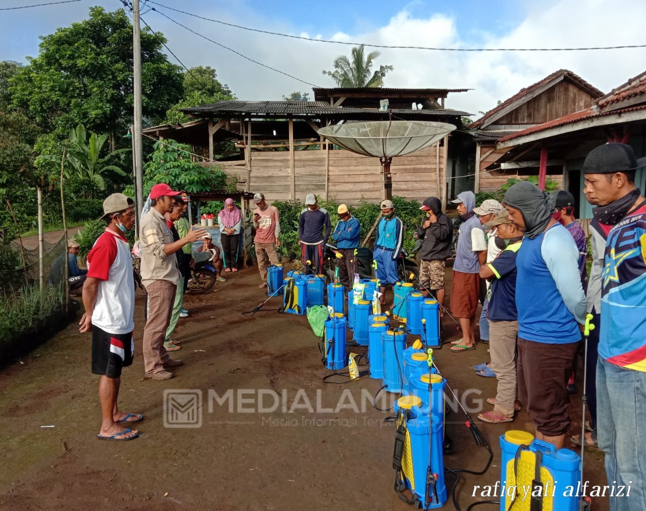 5 Pekon di Gedungsurian Serentak Semprot Desinfektan Cegah Covid-19