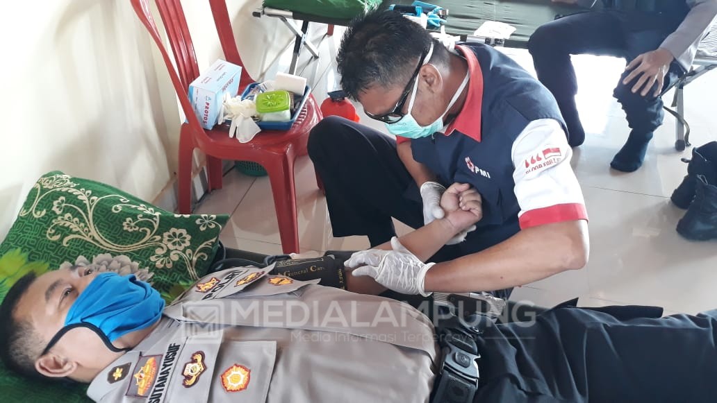 40 Personel Polres Lamteng Ikuti Donor Darah