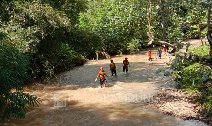 Hari Kedua Pencarian Haikal, Tim Gabungan Bagi 4 Regu