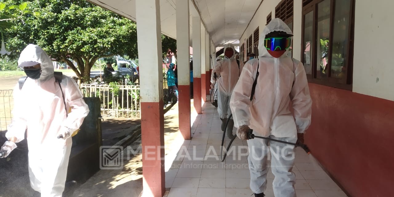 10 Pekon Di Airhitam Kembali Lakukan Penyemperotan Cairan Disinfektan