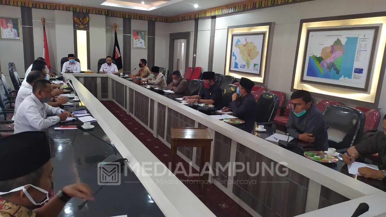 Pemkab Lambar dan DPRD Berjuang Bersama Perangi Covid-19