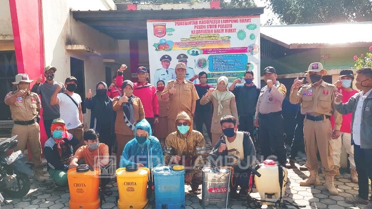 Usai Bagikan Masker, Kubuperahu Serentak Sterilisasi Wilayah 