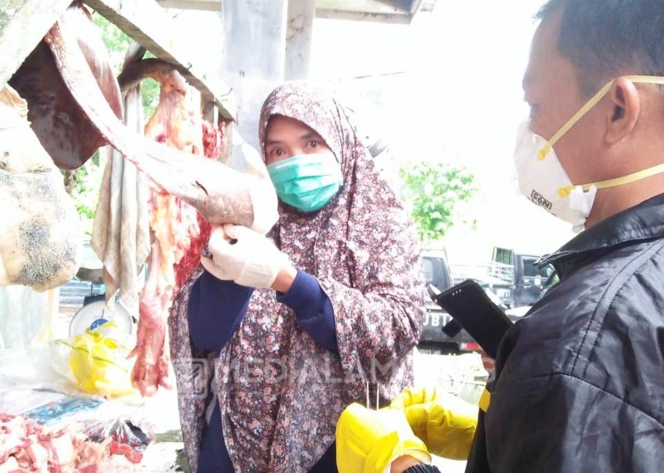 Puasa Pertama, Disbunnak Cek Kondisi Daging di Pasar-RPH