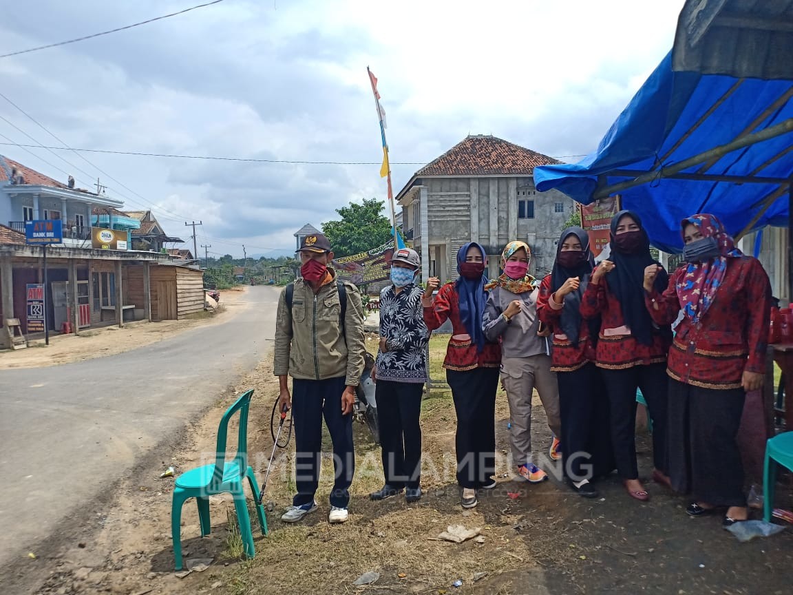 Lawan Covid-19, Ini Yang Dilakukan Kaum Perempuan di Pekon Puramekar 