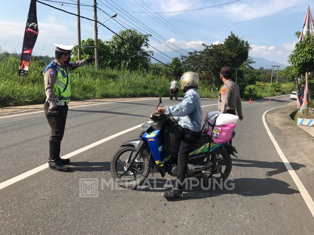 Polres Waykanan Perintahkan Putar Balik Belasan Kendaraan