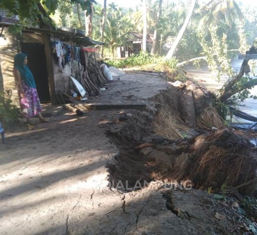 Gelombang Tinggi, Air Laut Masuk Kerumah Warga