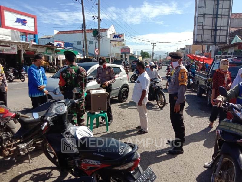 Cegah Penularan Covid-19, Pengunjung Pasar Diimbau Patuhi Protokol Kesehatan