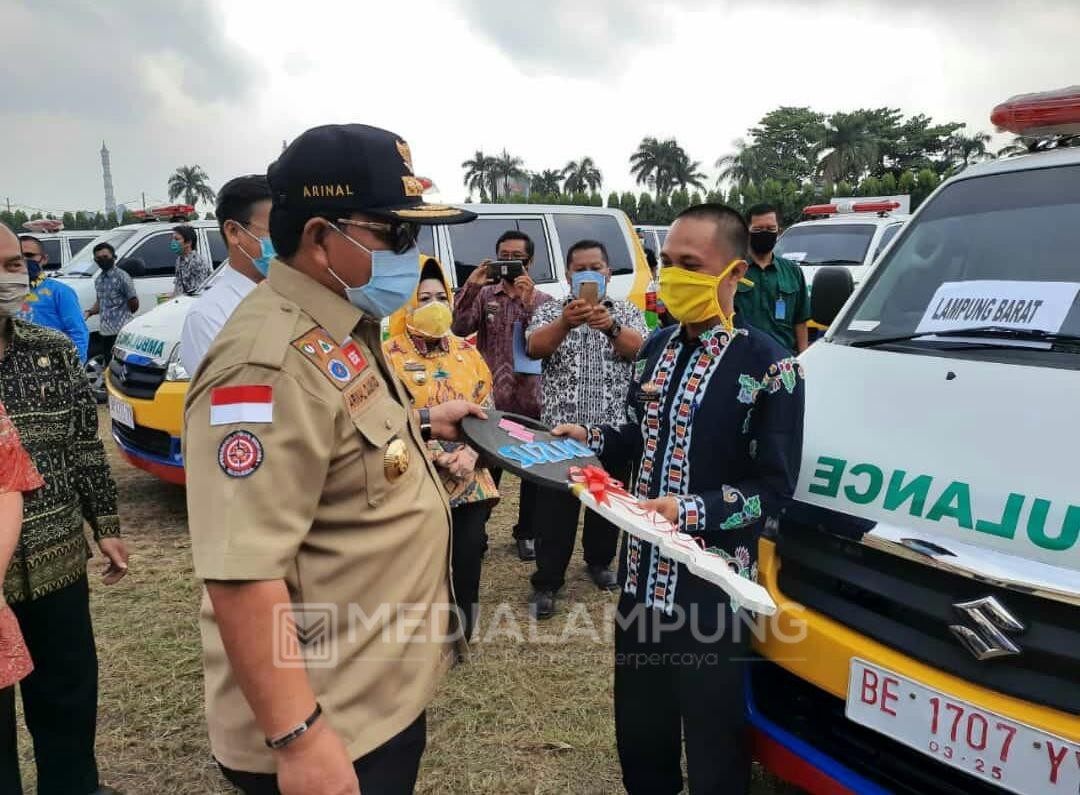 Pekon Negeri Ratu Mendapat Bantuan Ambulans