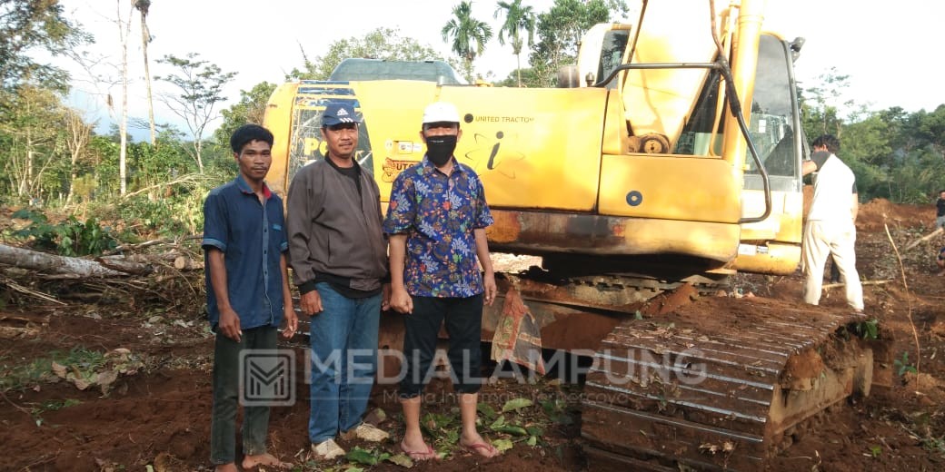 Bantu Pembersihan Lahan, Pemkab Siapkan Alat Berat