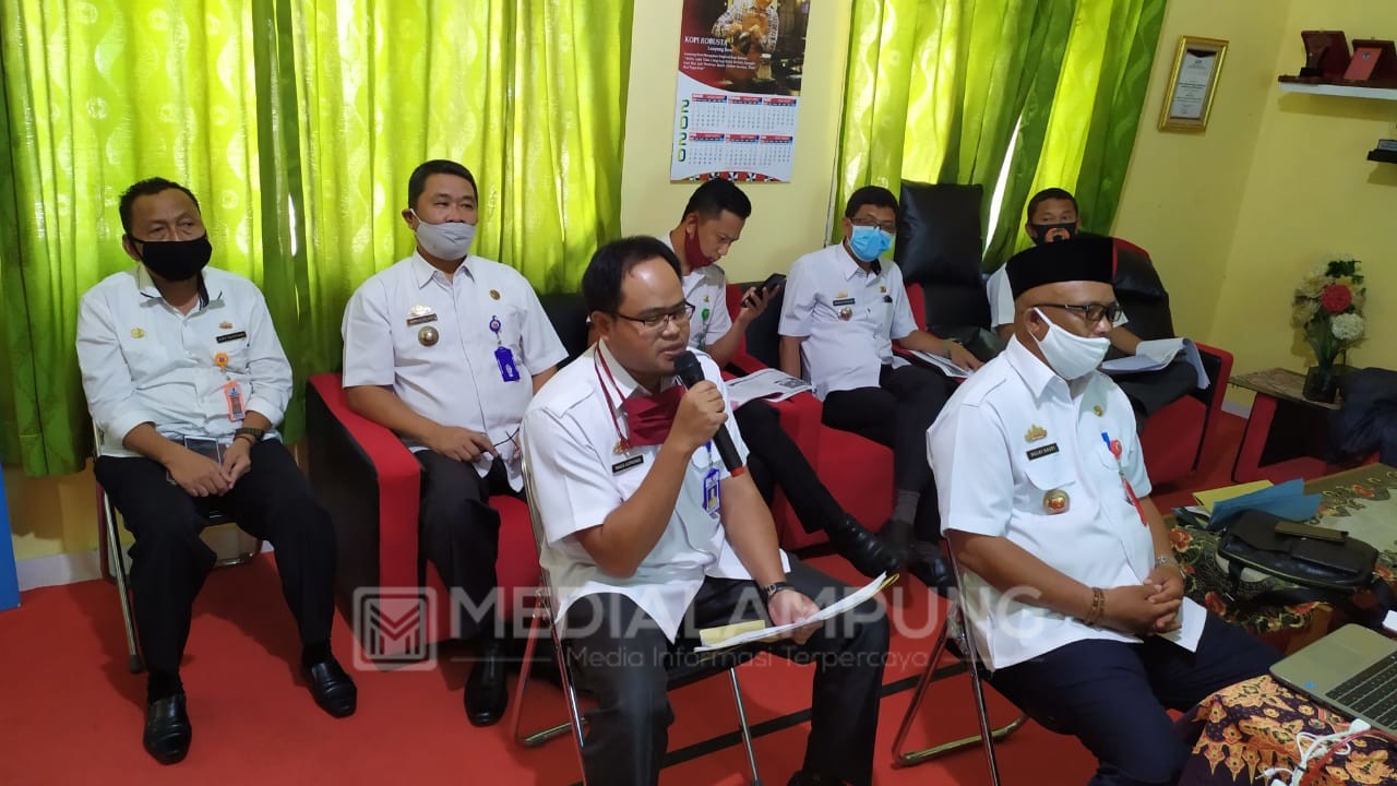 Disdikbud Vidcon dengan Kepala SD-SMP se Lambar 