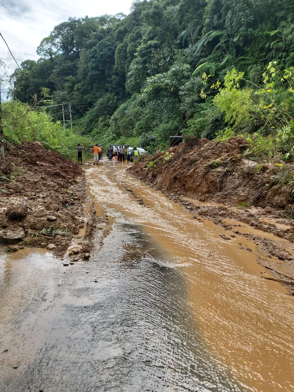 Jalur Liwa - Krui Sudah Bisa Dilalui, Tapi Masih Diberlakukan Buka Tutup