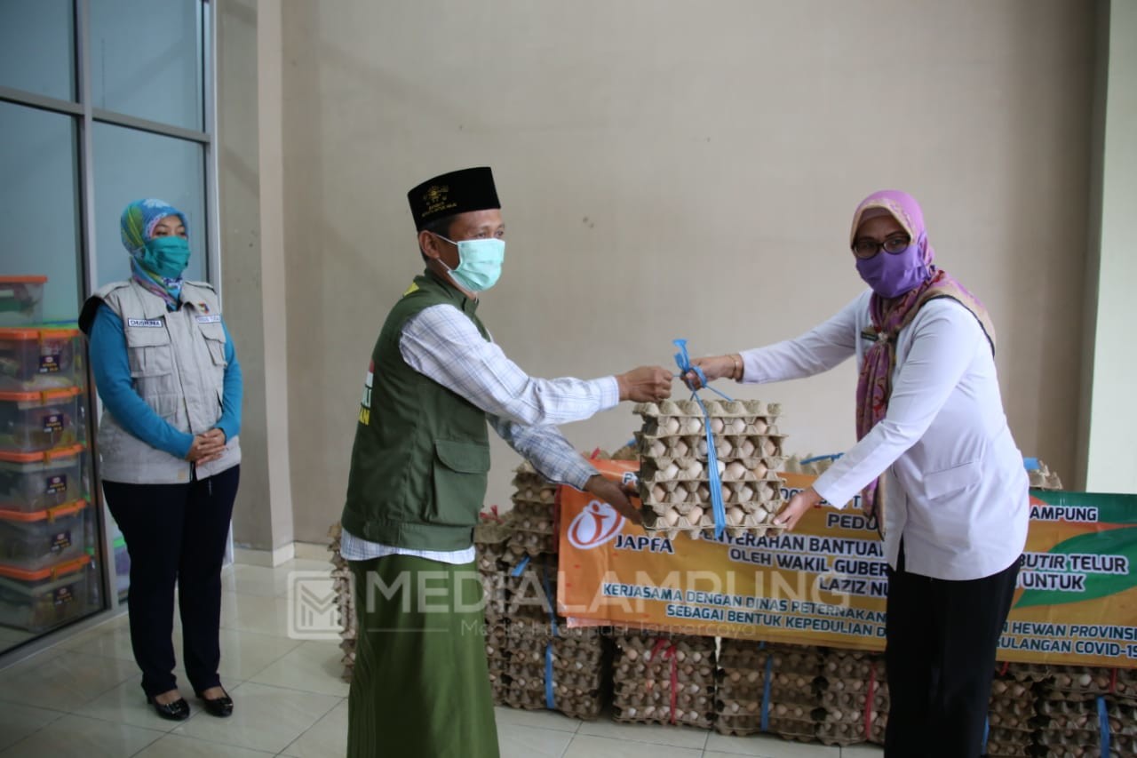 Nunik Terima 4.000 Butir Telur untuk Laziz NU Lampung dari PT Japfa Comfeed