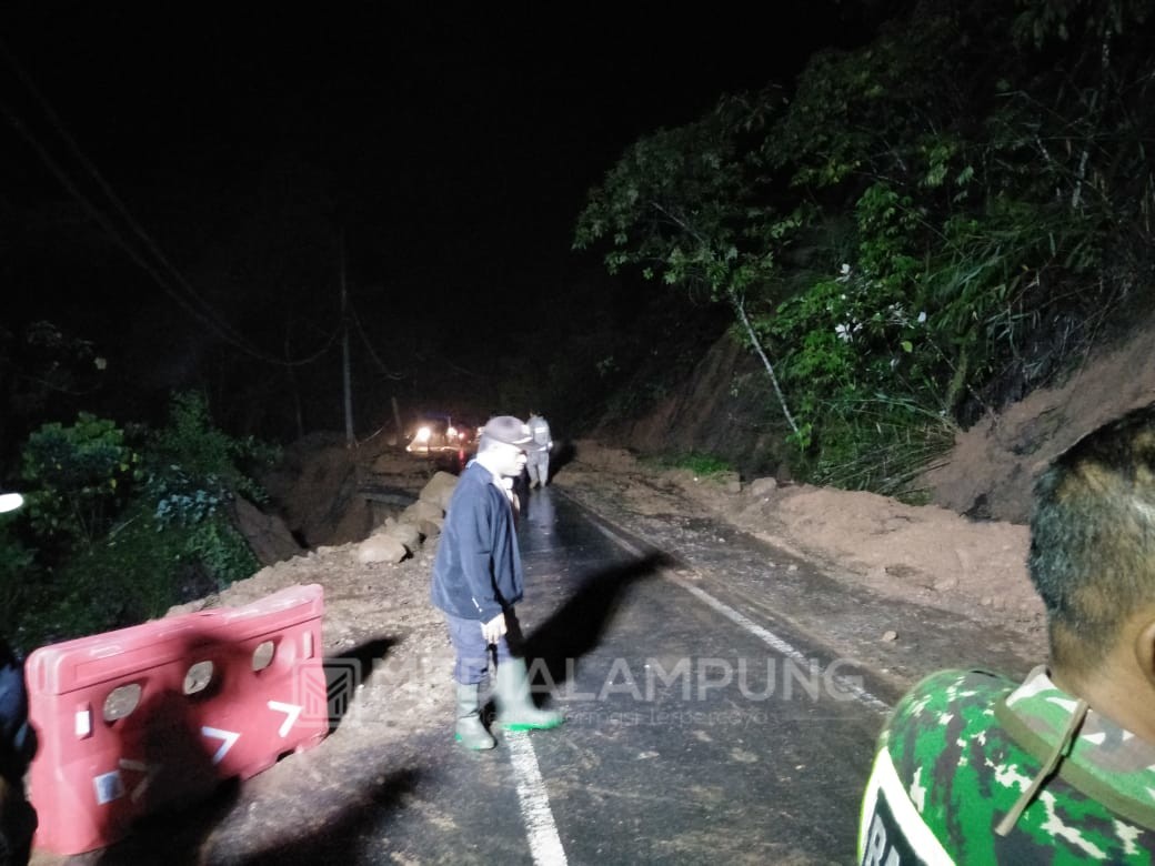 Proses Penanganan Penyebab Jalan Amblas Selesai