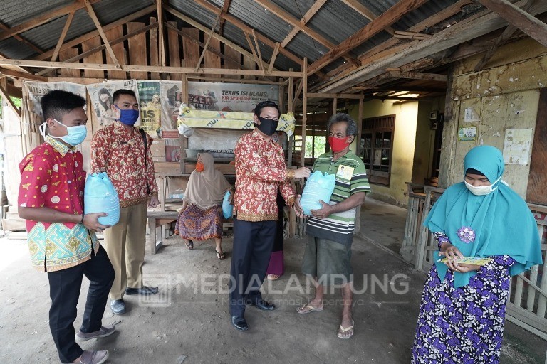 PPNI Pesbar Berbagi di Tengah Pandemi Covid-19