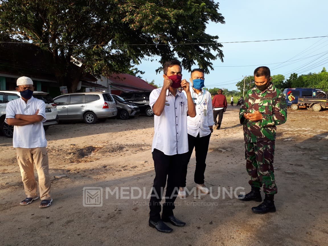 Pedagang dan Pengunjung Pasar Tanpa Masker Diltertibkan