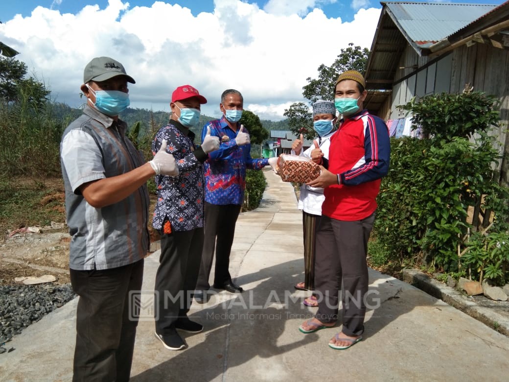 Kepulangan Pasien Sembuh Covid-19 Disambut dengan Sukacita  