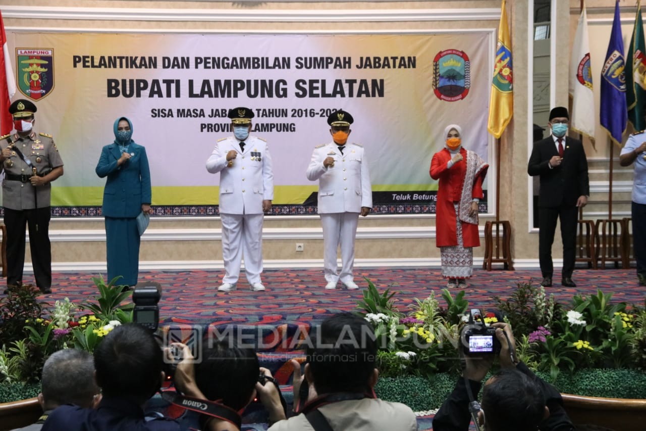 Gubernur Hi. Arinal Lantik Bupati Lamsel Nanang Ermanto