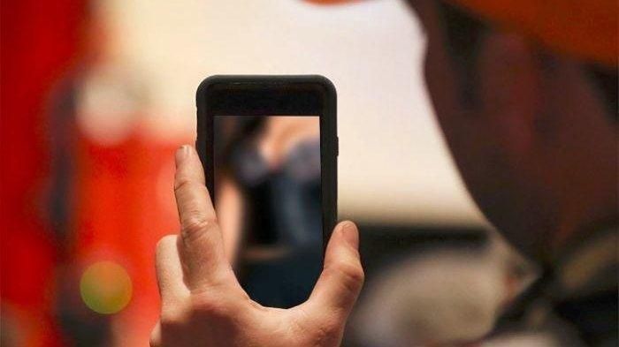 Sebar Foto Bugil Pacar, Seorang Remaja Masuk Bui