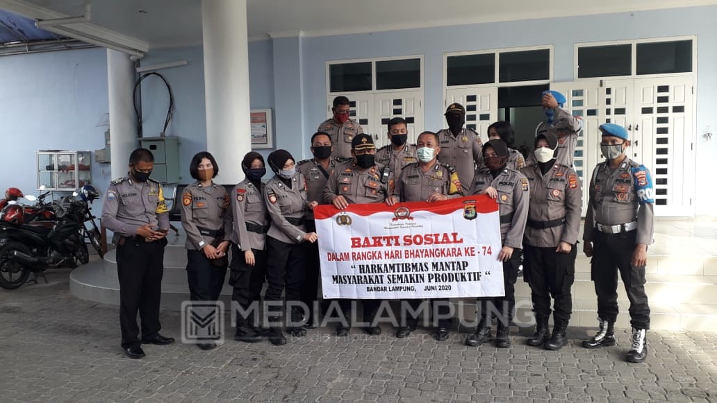 Peringati Hari Bhayangkara Ke-74,  Kapolsek TbU dan Anggota Gelar Baksos