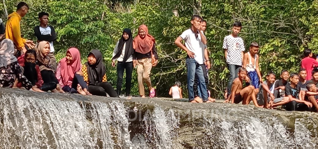 Viral di Medsos, Curup Way Kawat Ramai Pengunjung