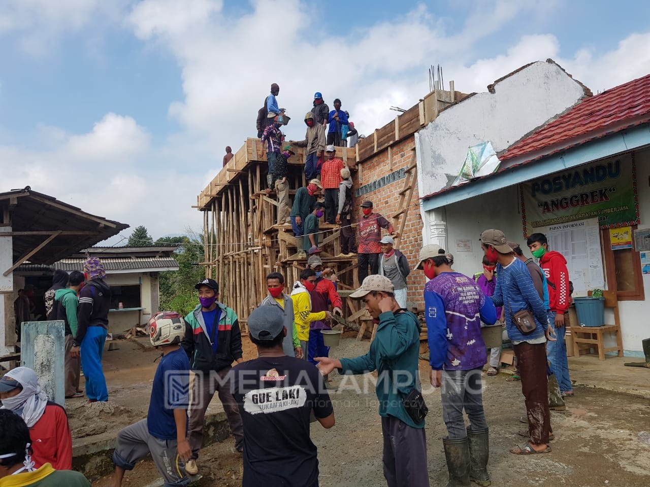 Pembangunan Balai Pekon Simpangsari Terus Dikebut