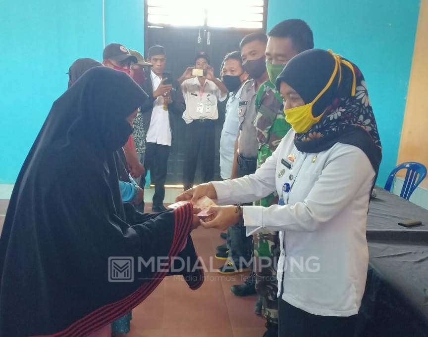 146 Warga Pekon Puramekar Kembali Terima BLT-DD 