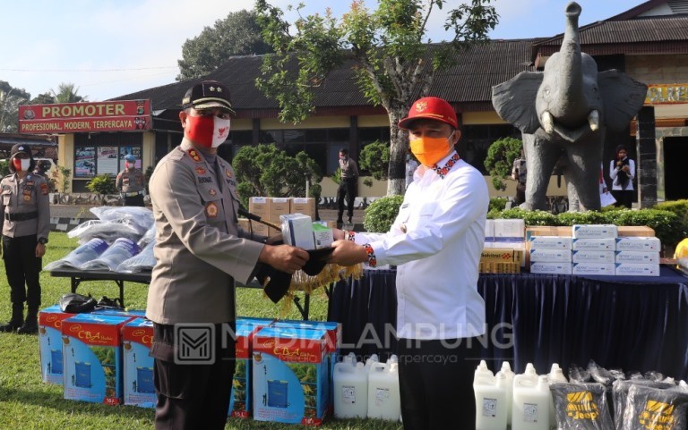 Parosil Serahkan Bantuan Peralatan Percepatan Penanganan Covid-19 untuk Polres Lambar