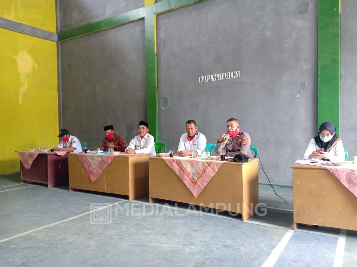 Kecamatan Waytenong Gelar Edukasi New Normal dan Monev APBDes Tahap I 