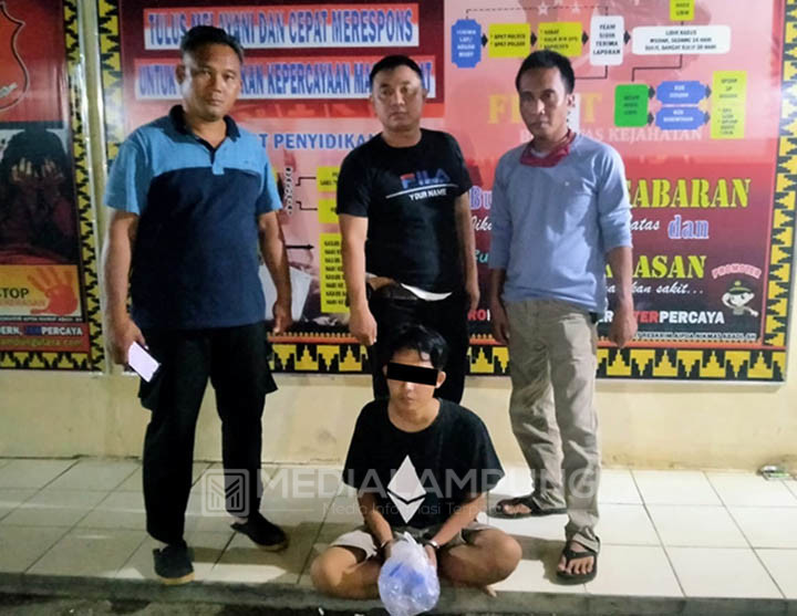Lagi Asyik Isap Sabu, Tersangka Pencuri Laptop Diciduk