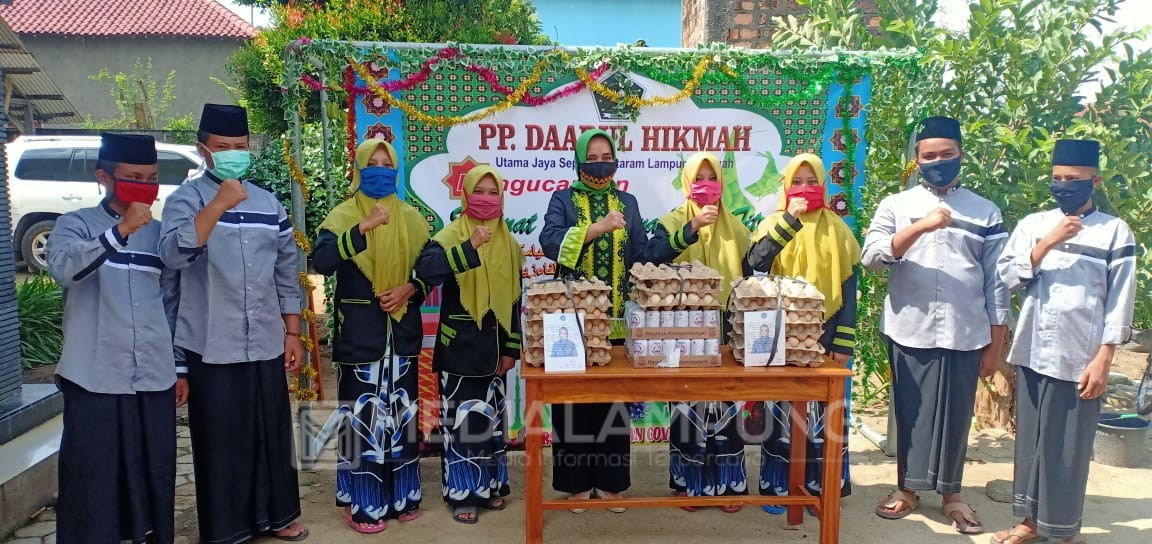 Riana Sari Beri Bantuan ke Ponpes, Pengrajin dan Panti Asuhan di Lampung Tengah