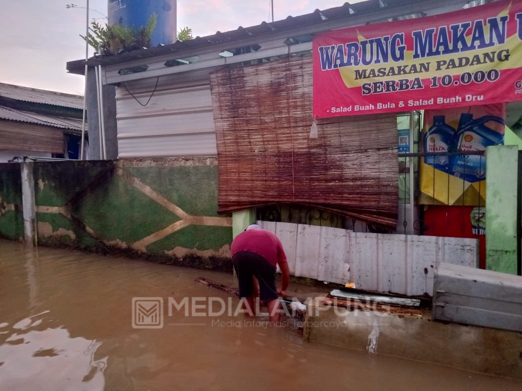 Drainase Tak Normal, Sejumlah Warga Sepang Jaya Kebanjiran