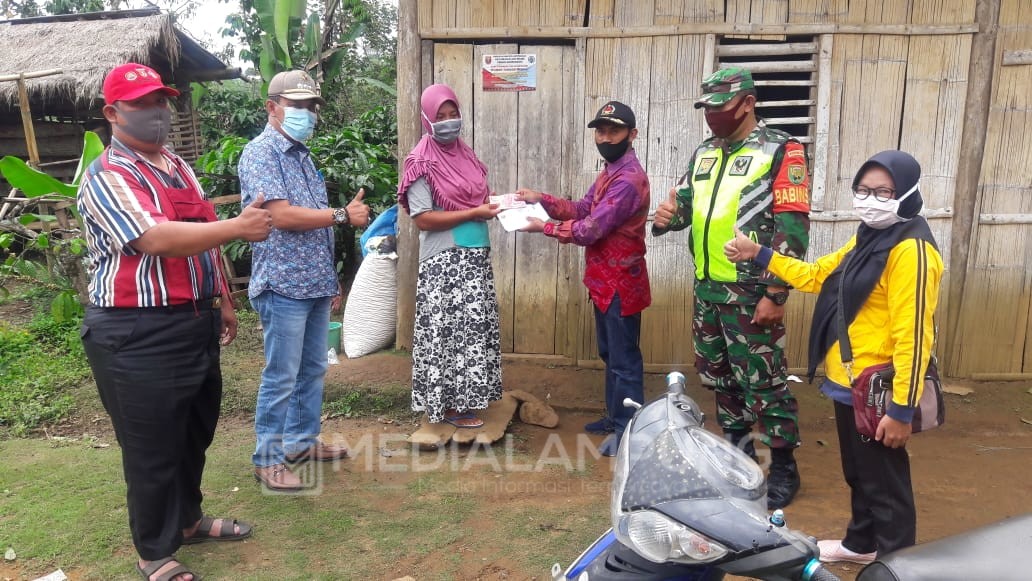 Giliran Pekon Srimenanti Salurkan BLT-DD Tahap 2