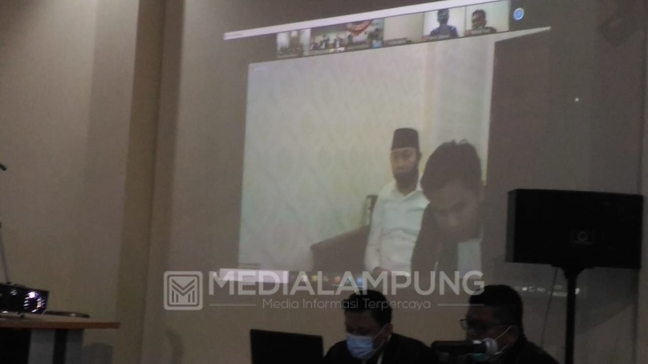 AIM: Mereka yang Makan Nangka, Saya yang Kena Getahnya