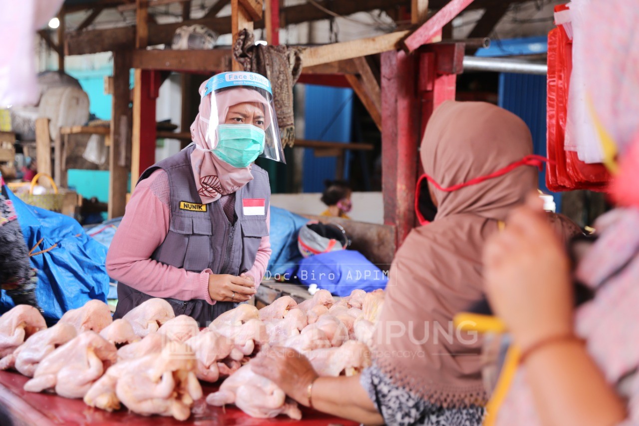 Cegah Penyebaran Covid-19, Pedagang di Pasar Diminta Terus Gunakan Masker 