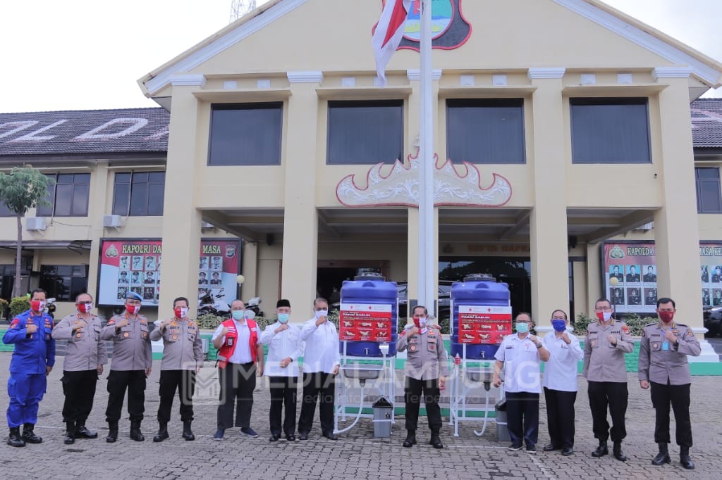 Polda Lampung Terima Bantuan dari PMI 