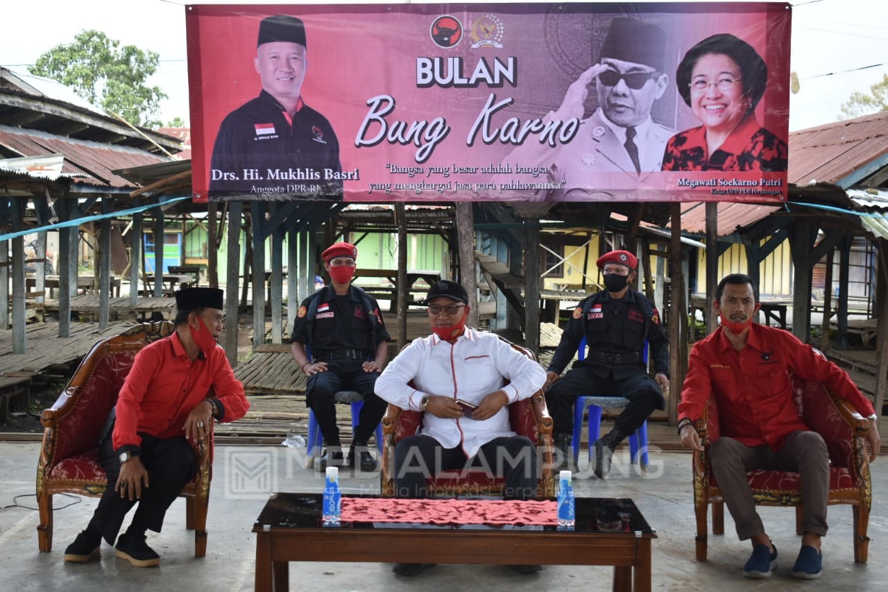 Peringati Bulan Bhakti Bung Karno, Mukhlis Basri Turun ke Masyarakat