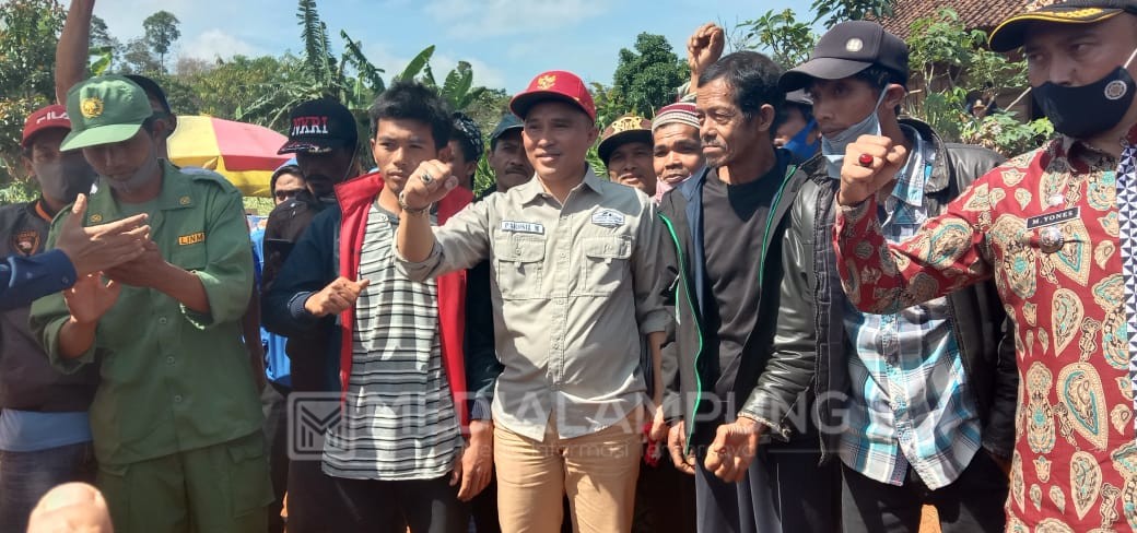 Jalin Silaturahmi Dengan Warga Terpencil, Pakcik Kunjungi Tajungkurung