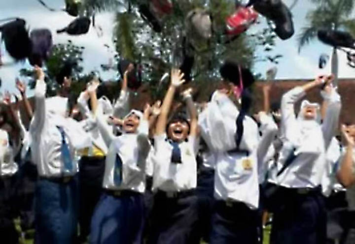 Siswa SMP di Pesbar Lulus 100 Persen