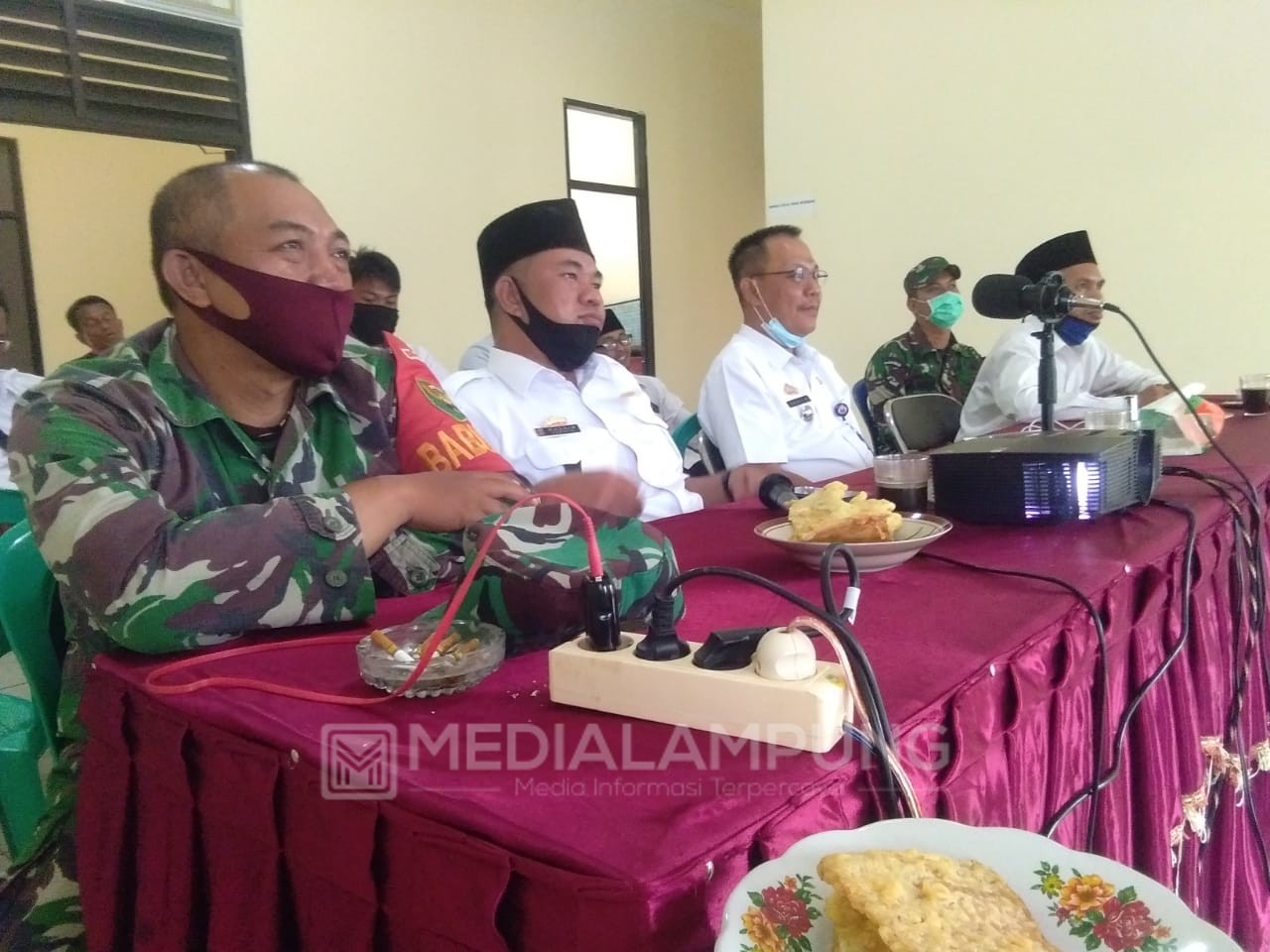 Uspika Airhitam Gelar Vidcom Bahas New Normal dengan Bupati