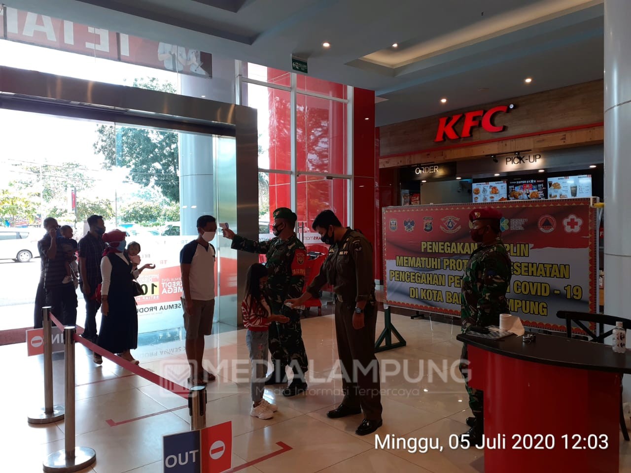 Satgas Percepatan Penanganan Covid-19 Bandarlampung Laksanakan Penegakan Disiplin Kesehatan di Mall Transmart