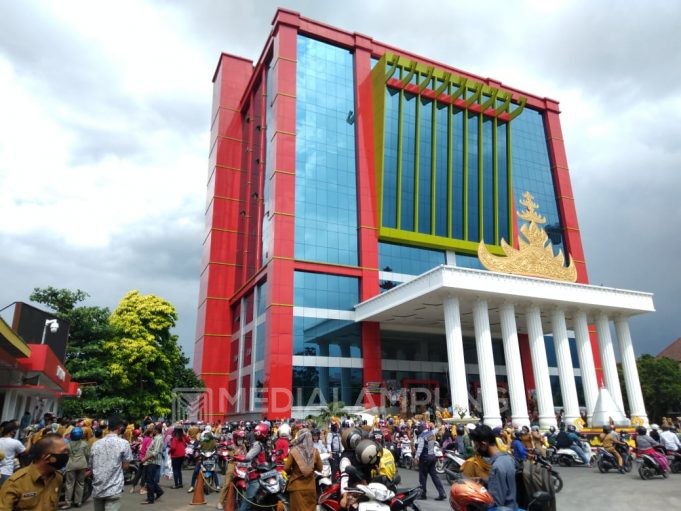 Ada Ledakan di Gedung Satu Atap Pemkot Bandarlampung