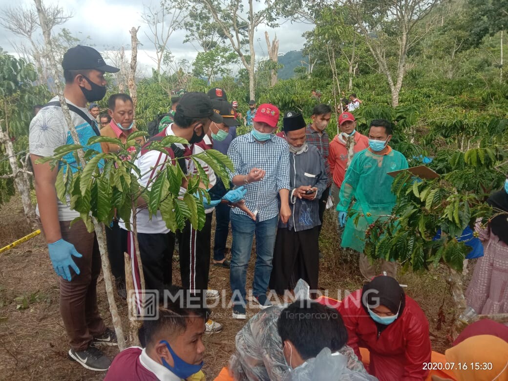 Parosil Tinjau Langsung Proses Evakuasi Korban Pembunuhan