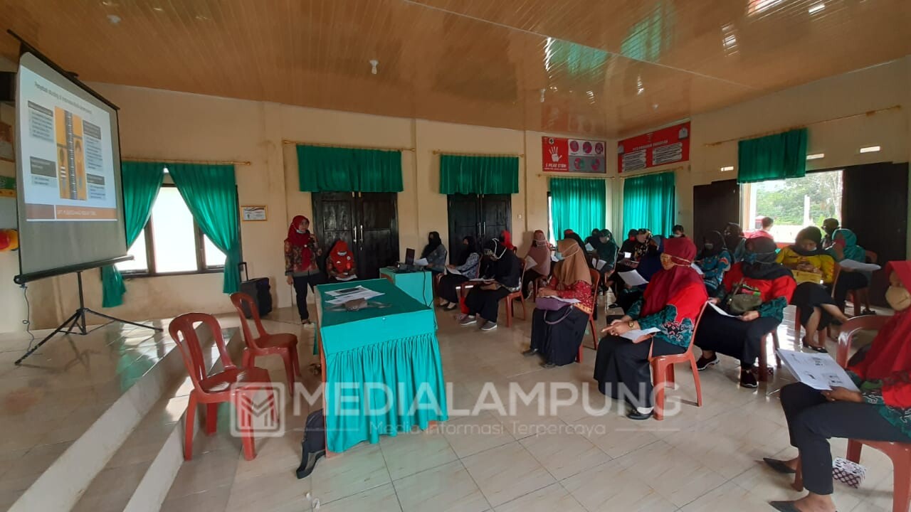 Kader Posyandu Kecamatan Kebuntebu Dibekali Pemahaman Protokol Kesehatan