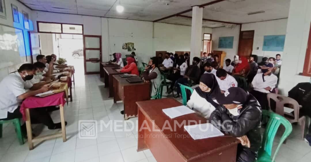 Petugas Operator dan Pengumpul Data Profil Pekon Ikuti Pembinaan 