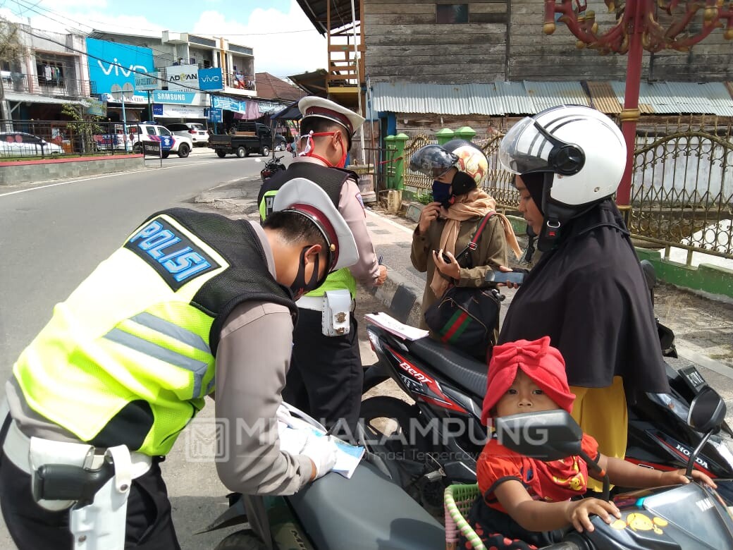 Hari Pertama Operasi Patuh Krakatau, Puluhan Pengendara Diberi Sanksi Teguran 