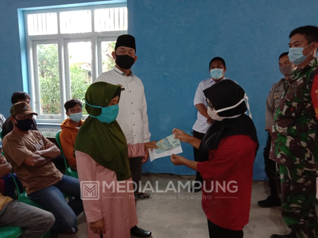 Pekon Gunungterang Salurkan BLT-DD Periode Juni dan Siap Lanjutkan Tahap Berikutnya 