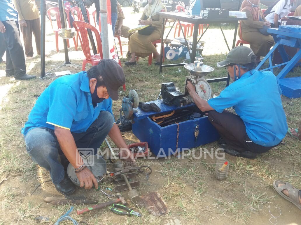 Beri Perlindungan Konsumen, Diskoperindag Lambar Tera Ulang Timbangan