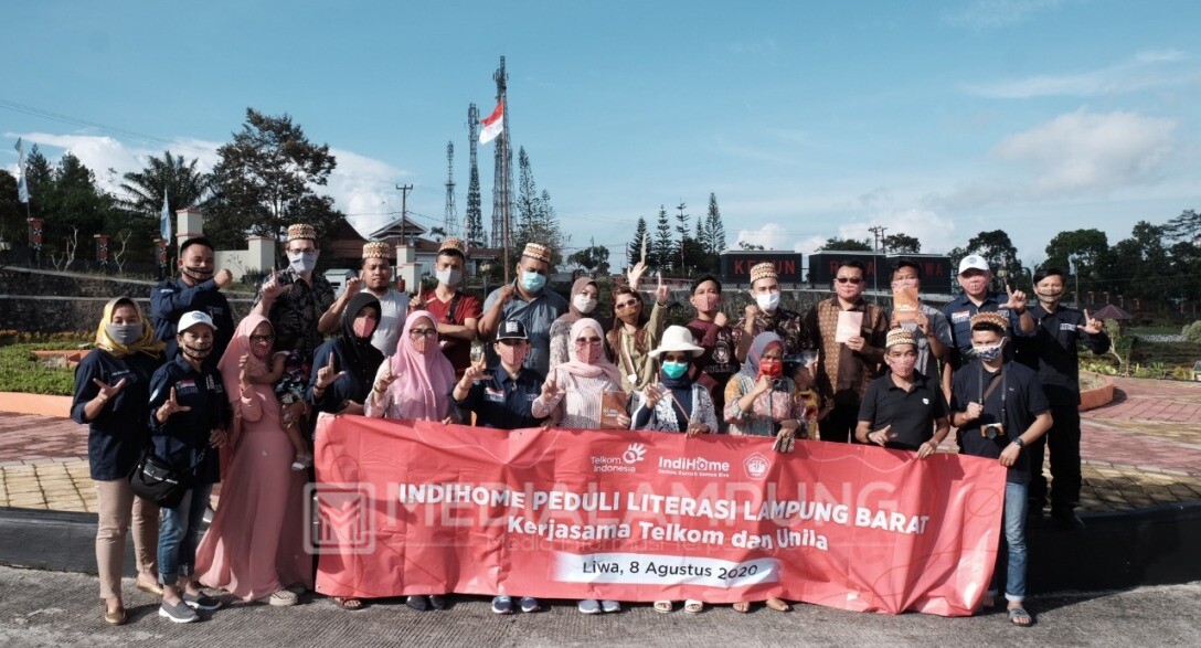 Dukung Literasi Lambar, Unila dan Telkom Donasi Buku